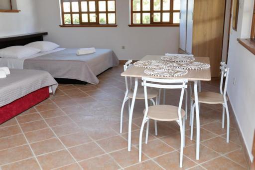 Apartmani Pjer 2 ビビニェ エクステリア 写真